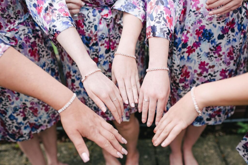 how-to-choose-bridesmaids.jpg