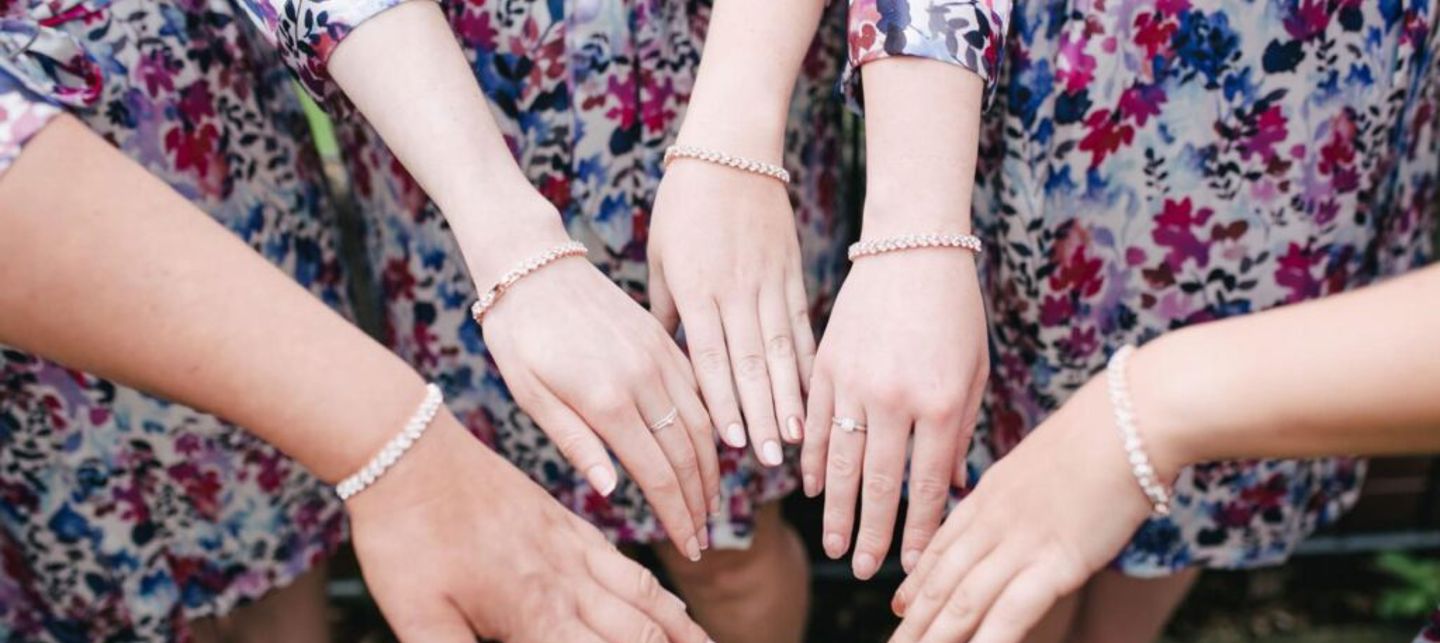 how-to-choose-bridesmaids.jpg