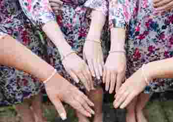 how-to-choose-bridesmaids.jpg