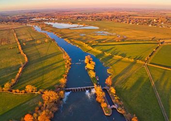 walking-the-thames-path-planning-your-route.jpg