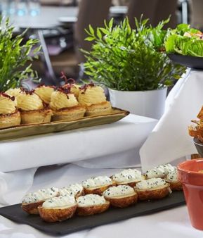 how-to-plan-the-perfect-catering-for-your-wedding-day.jpeg