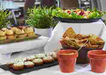 how-to-plan-the-perfect-catering-for-your-wedding-day.jpeg