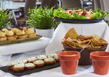 how-to-plan-the-perfect-catering-for-your-wedding-day.jpeg